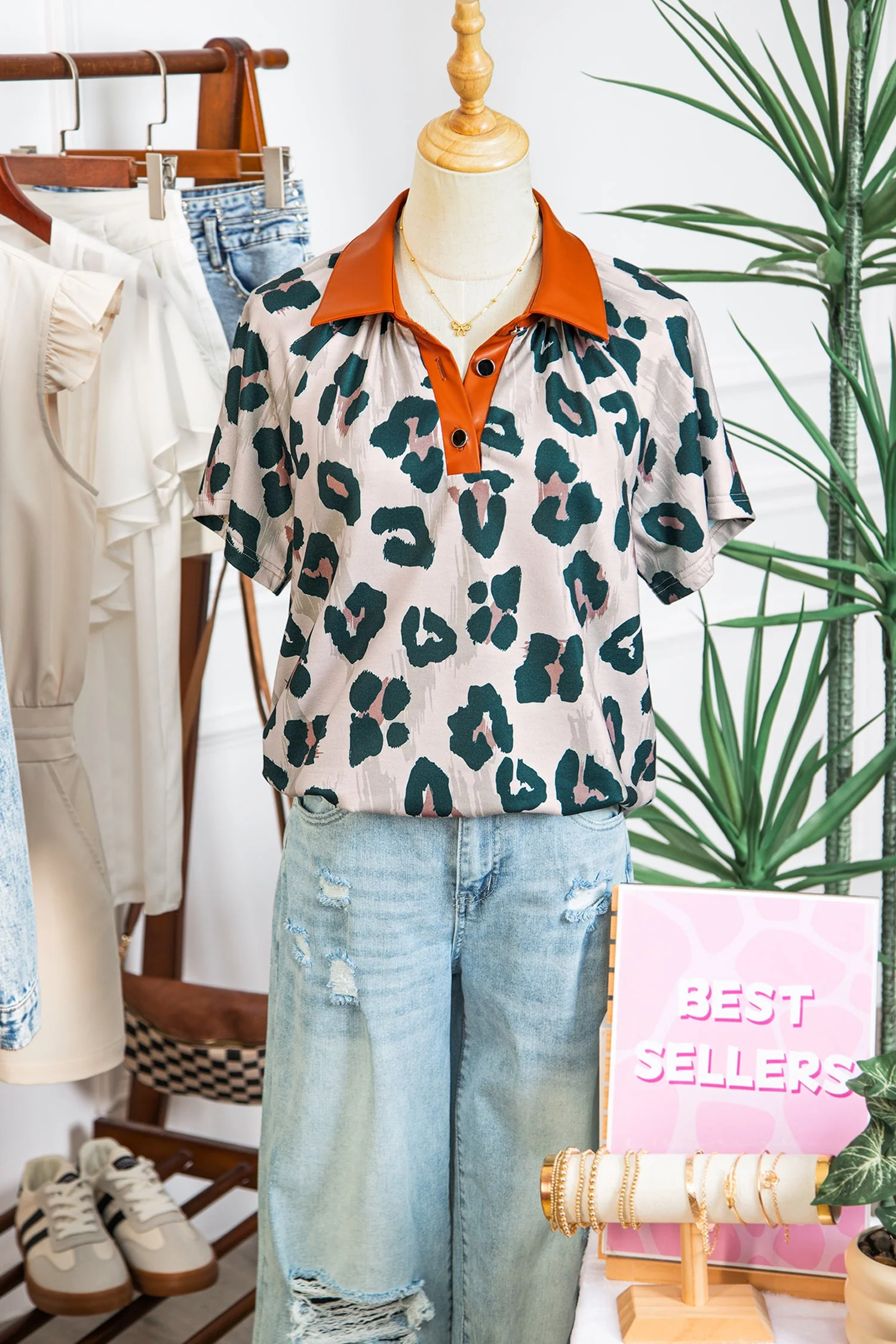 Blusa Casual a Maniche Corte con Stampa Leopardata e Colletto a Contrasto - Image 11