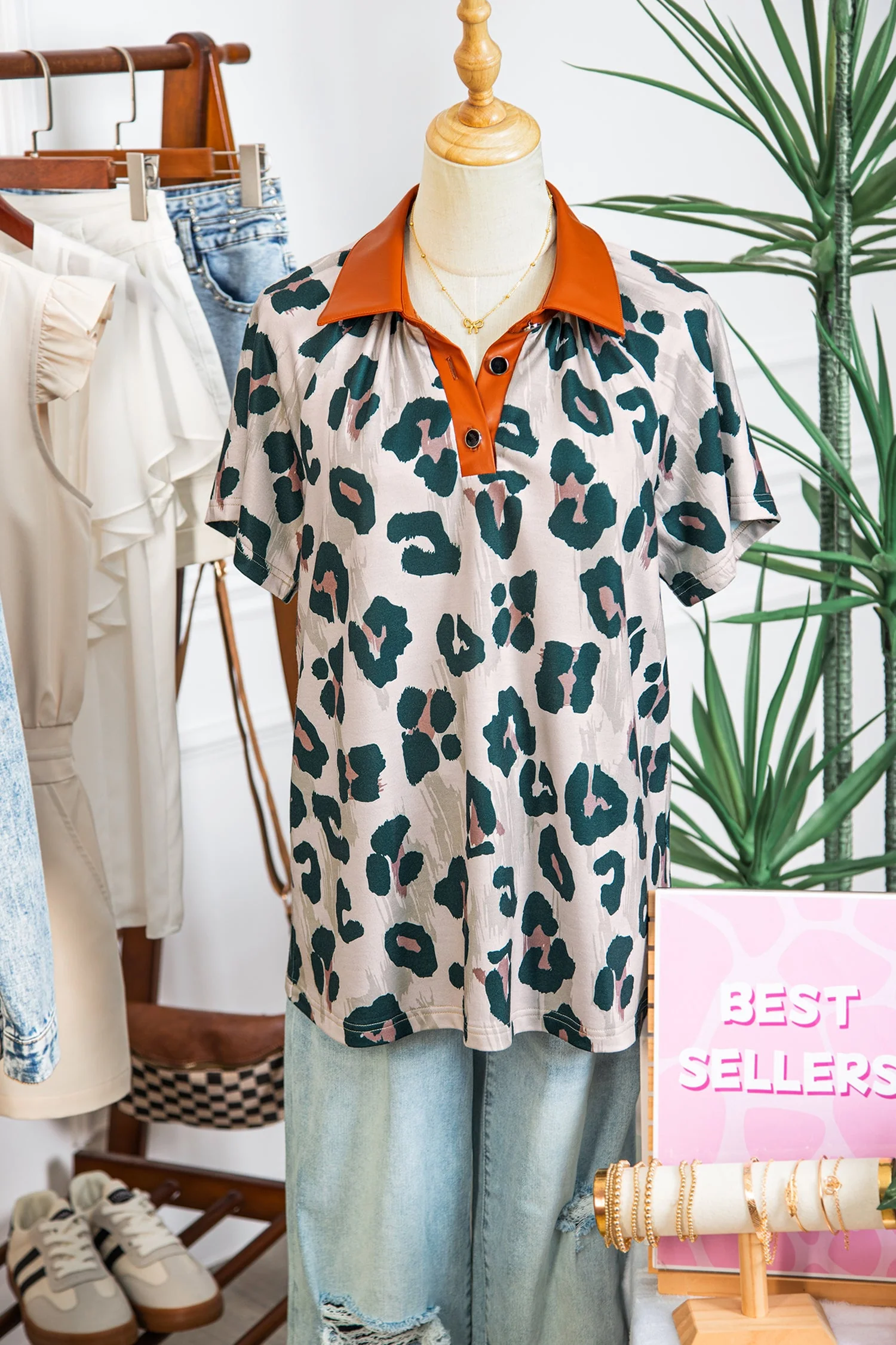Blusa Casual a Maniche Corte con Stampa Leopardata e Colletto a Contrasto - Image 15