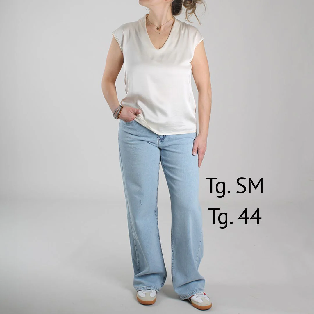 Blusa con scollo a V - Image 10