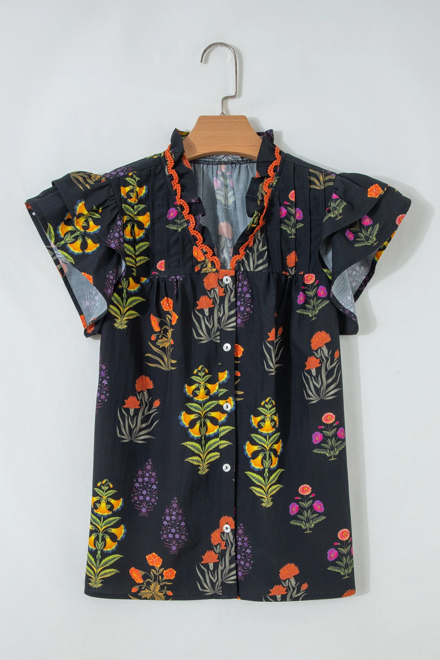 Camicia Nera a Fiori con Bordo in Pizzo e Scollo a V con Volant - Image 5