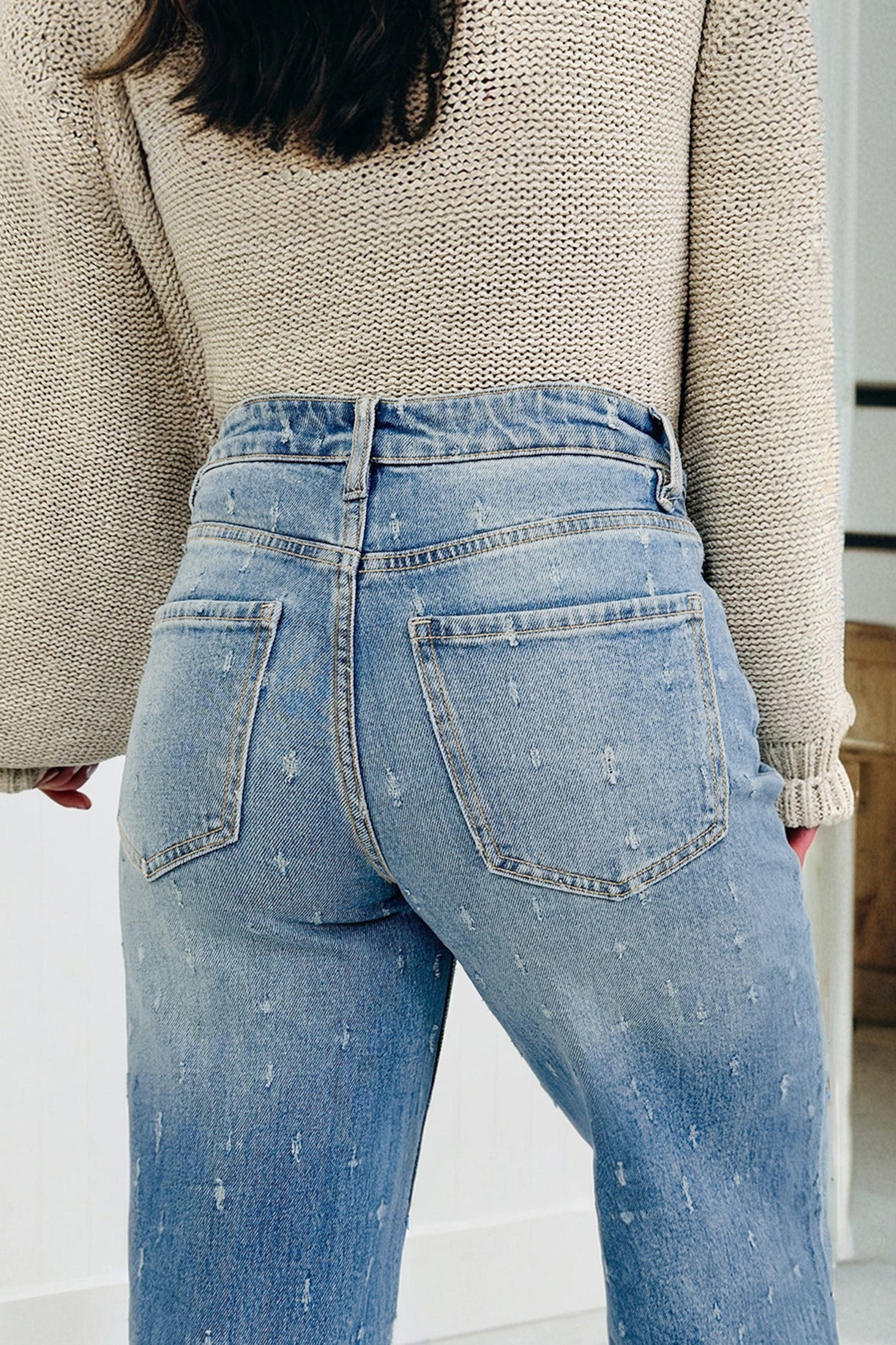 Jeans Blu Nebbia con Dettagli Distressed e Controllo Addominale - Image 3