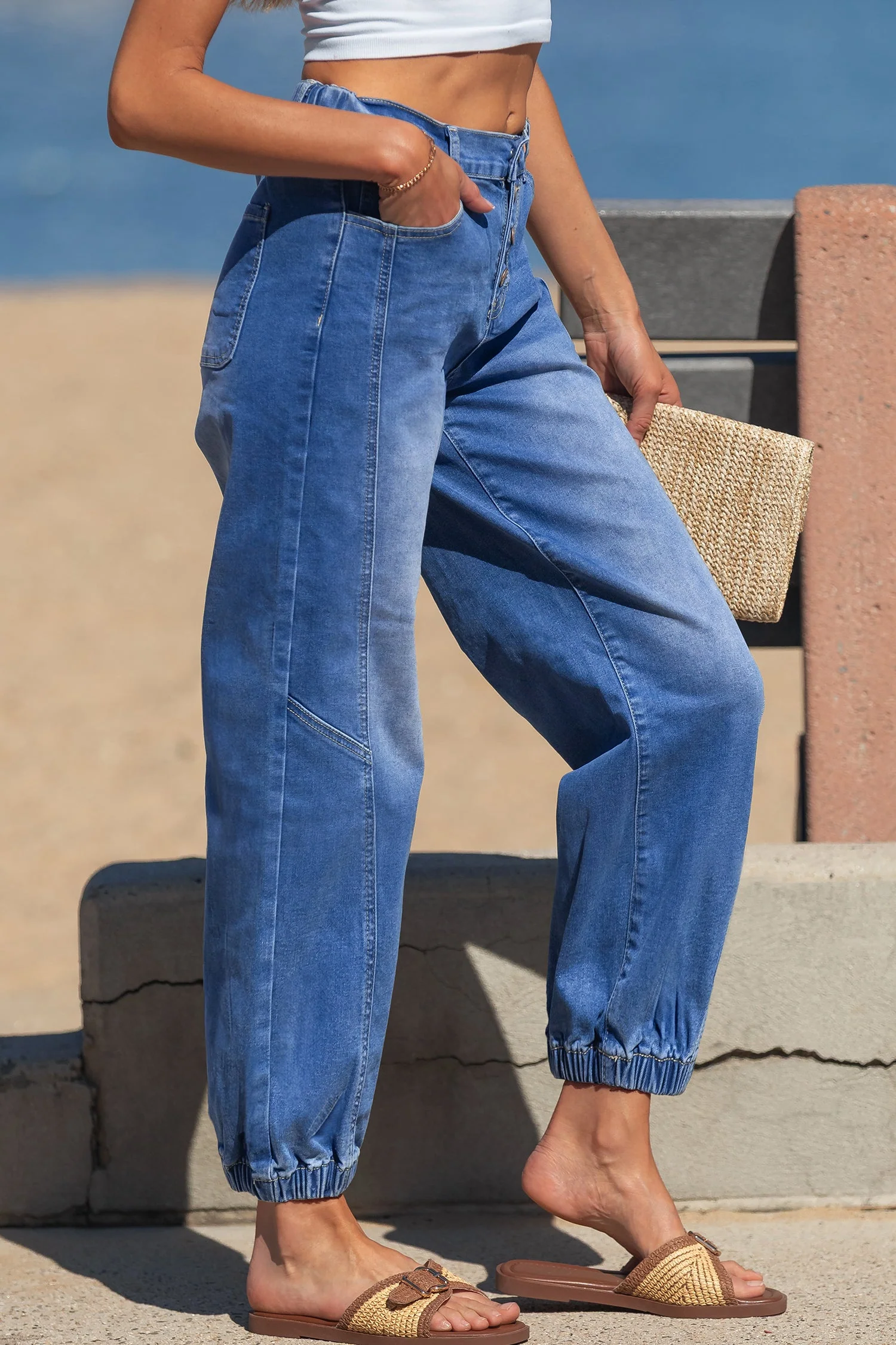 Jeans Casual Blu con 4 Bottoni e Taglio Conico - Image 11