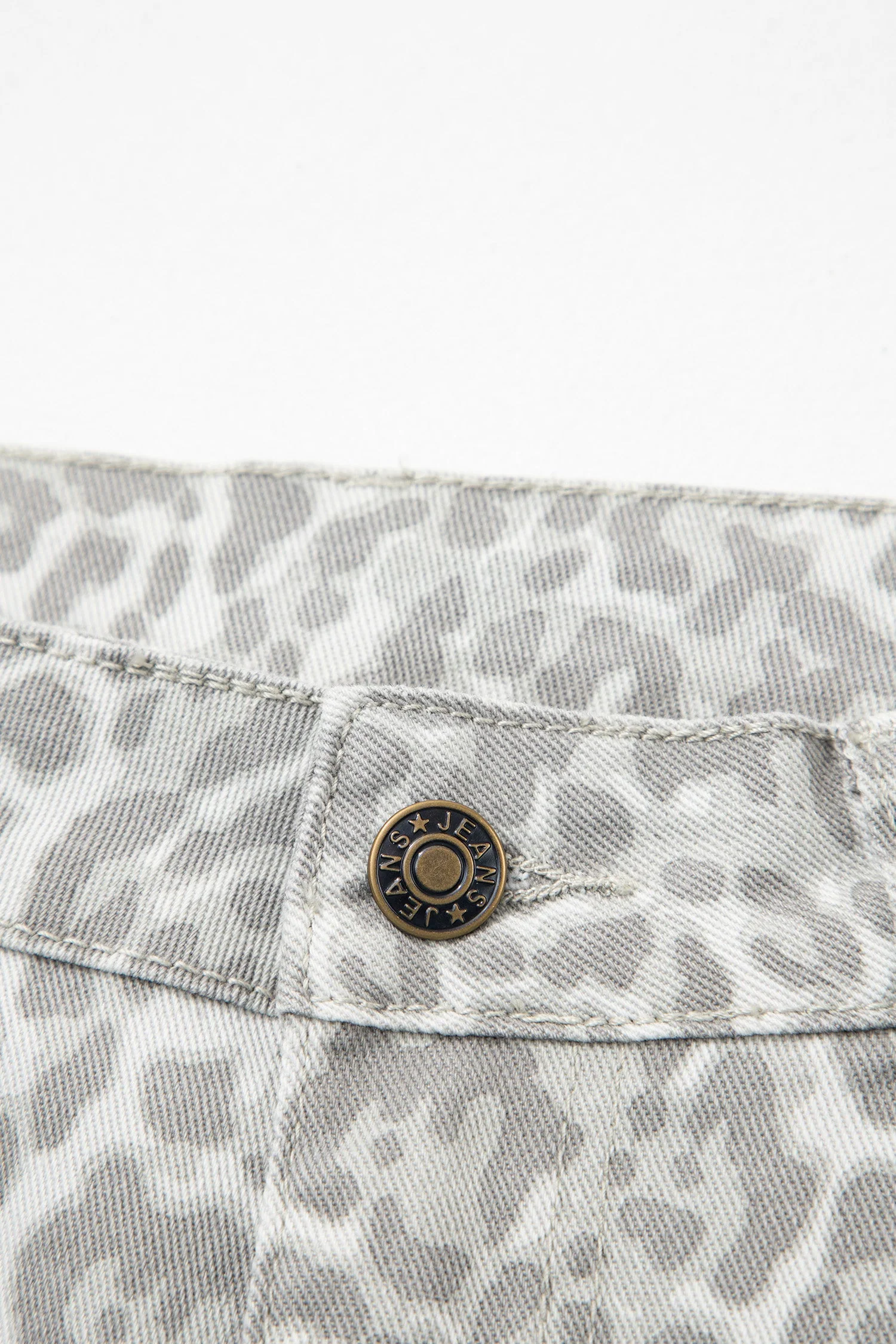 Jeans Leopardati a Gamba Larga a Vita Alta con Bordi Sfrangiati - Image 15