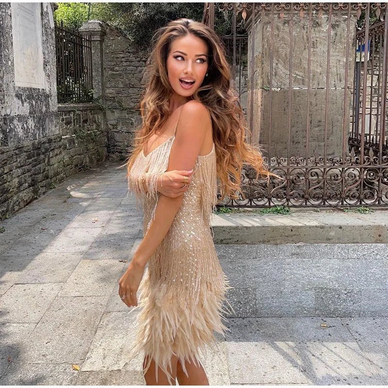 Mini Abito con Piume da Donna Elegante e Vivace - Image 4