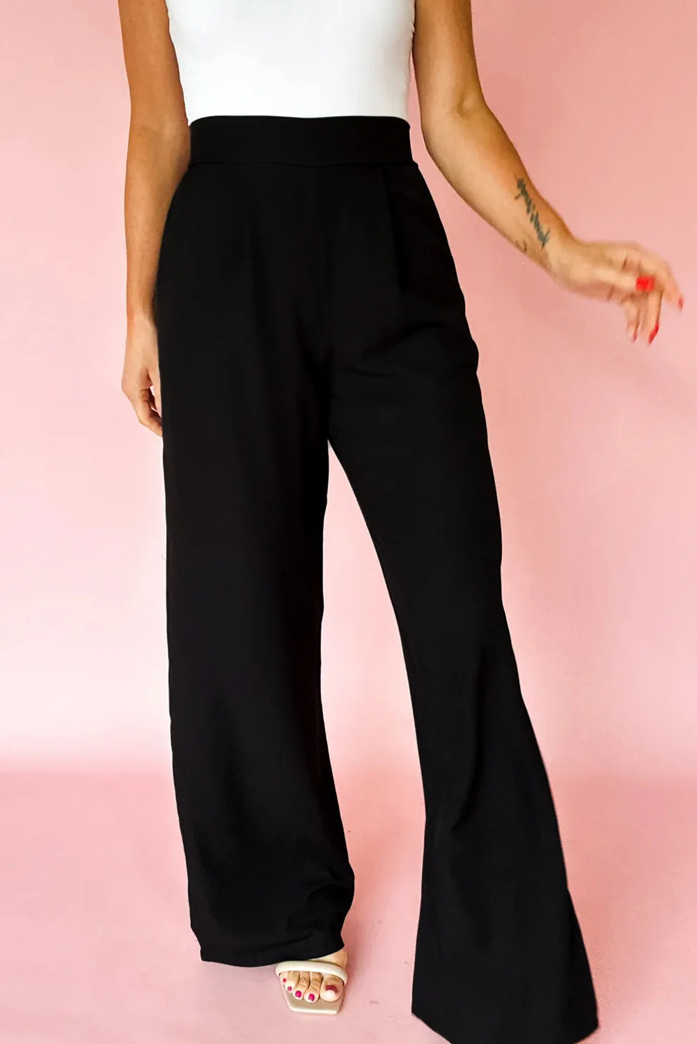 Pantaloni a Gamba Dritta con Dettagli Pieghettati e Vita Alta Elastica - Image 2