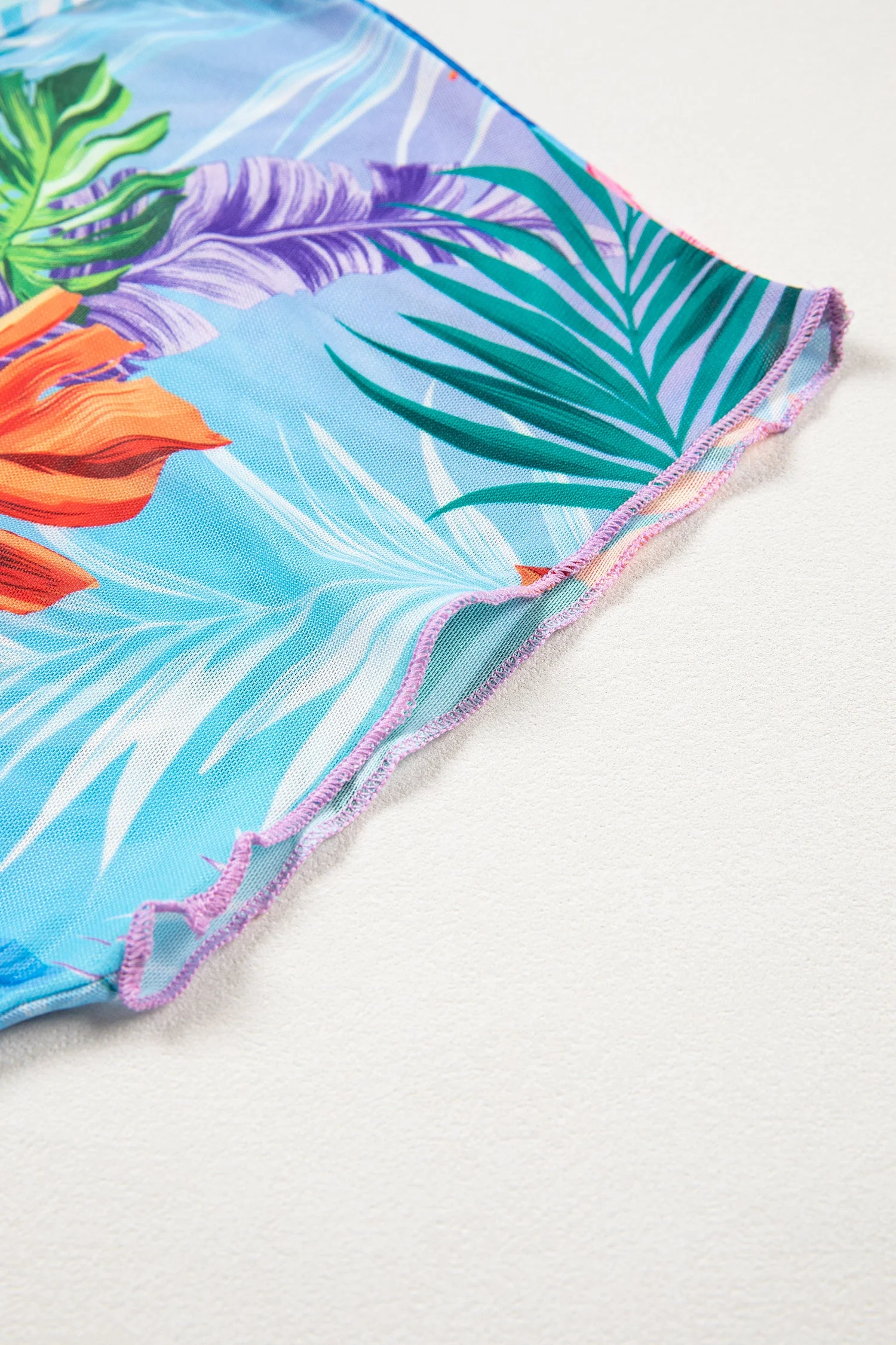 Vestito Copricostume da Spiaggia Semitrasparente con Scollo a V e Stampa Tropicale Celeste - Image 7
